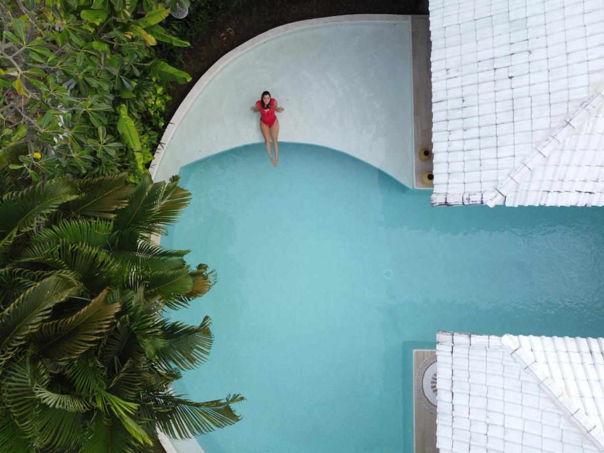 Cocowhite Villa Seminyak  Exterior photo