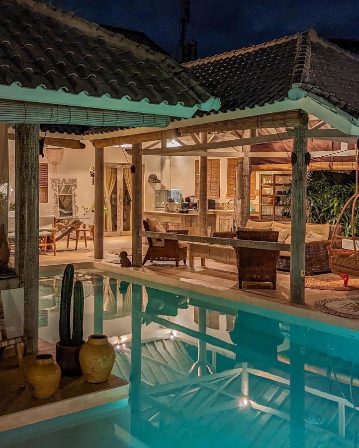 Cocowhite Villa Seminyak  Exterior photo